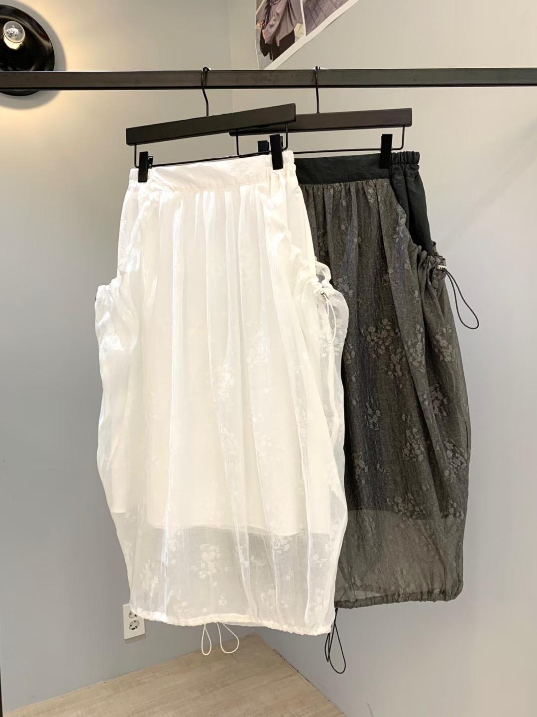 Floral Mesh Skirt  (2 color)