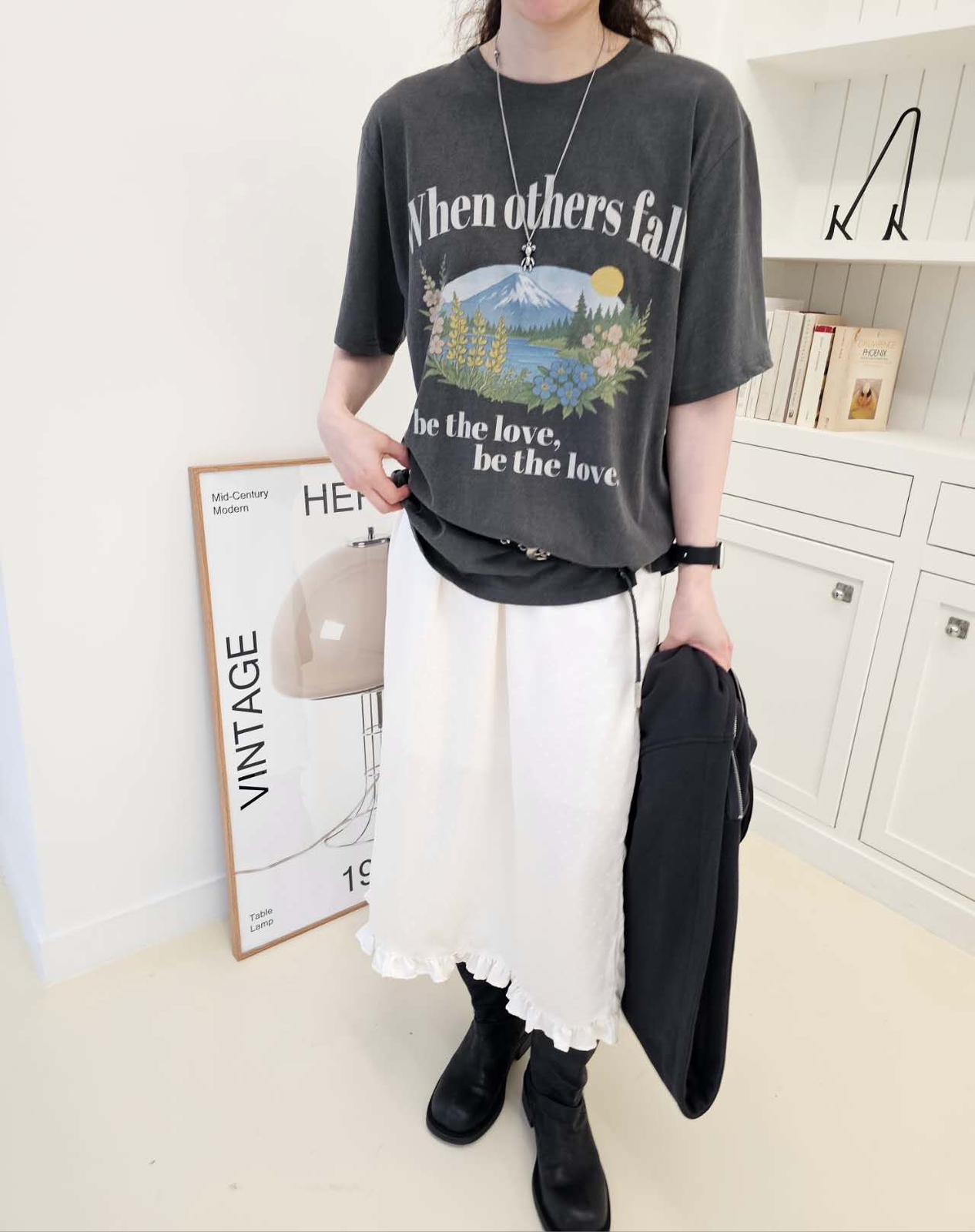 Landscape Printed Tee (2 color)