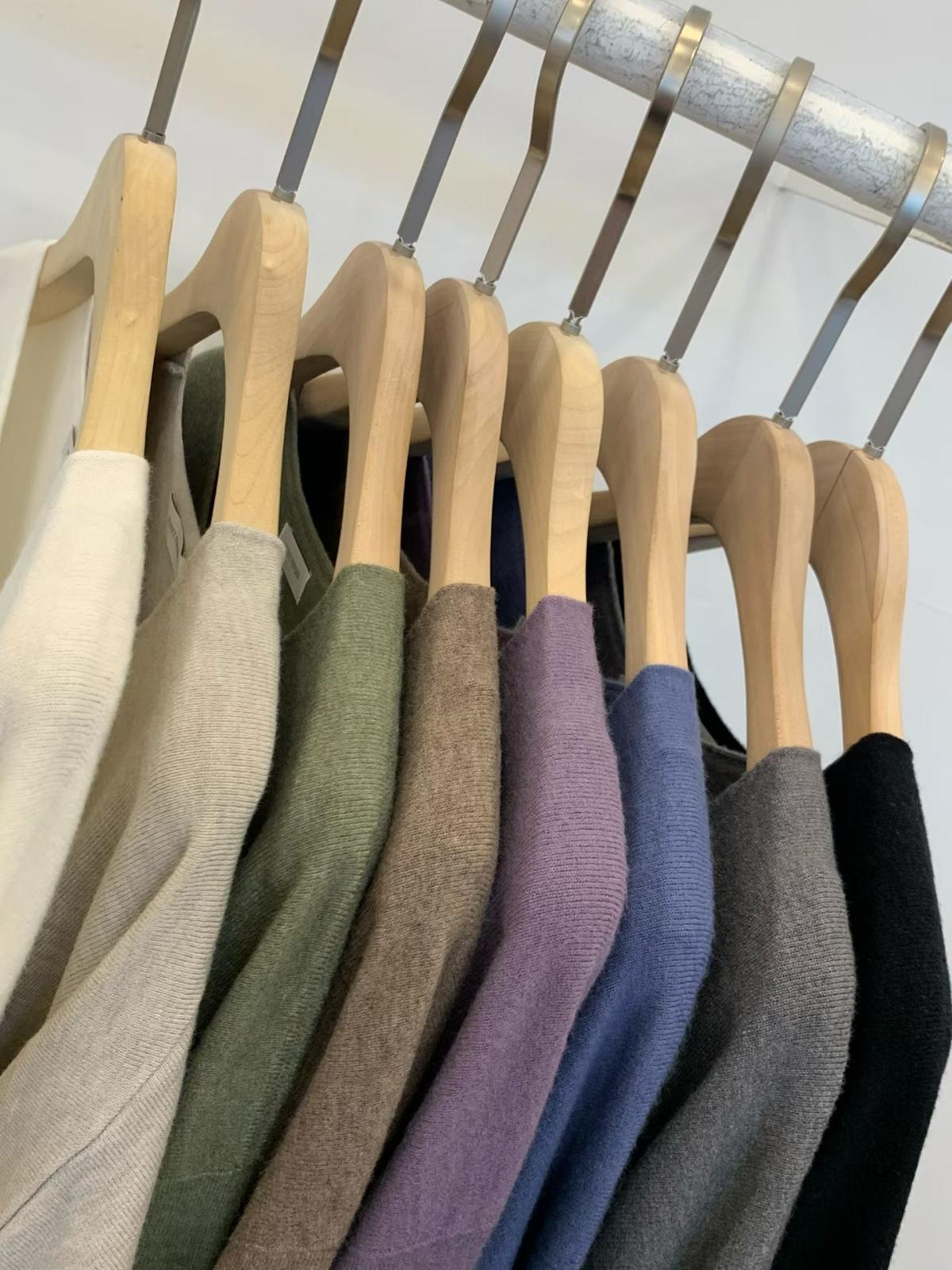 V-Neck Knit Top (8 color)