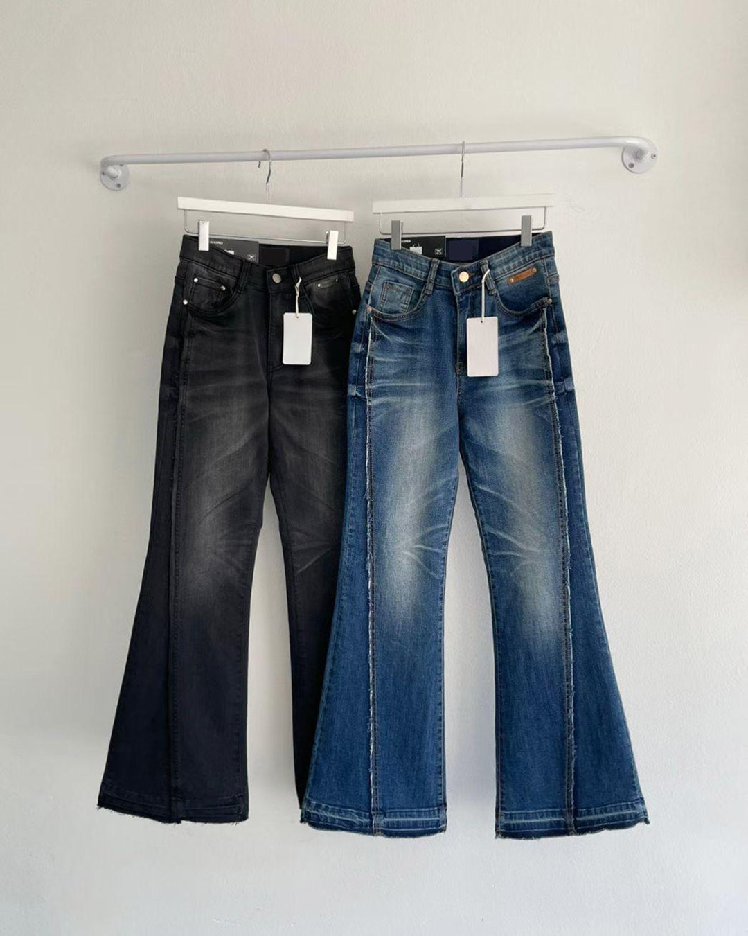 Raw Trim Flared Jeans (Size S-XL)