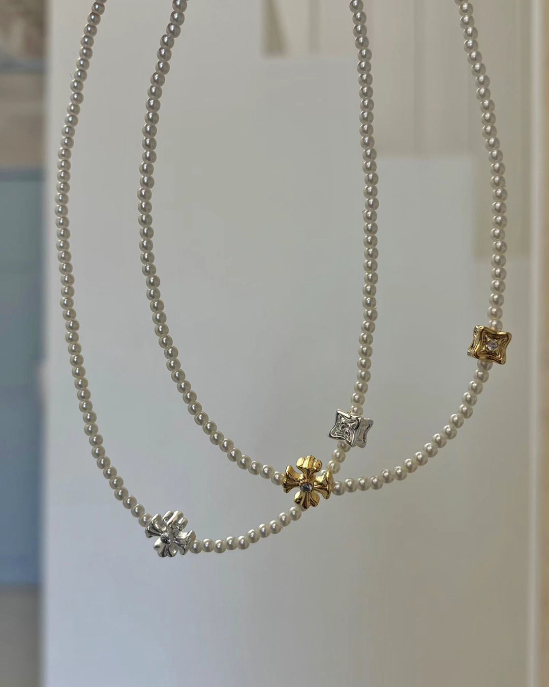 The Cross & Faux Pearl Choker (2 Colors)