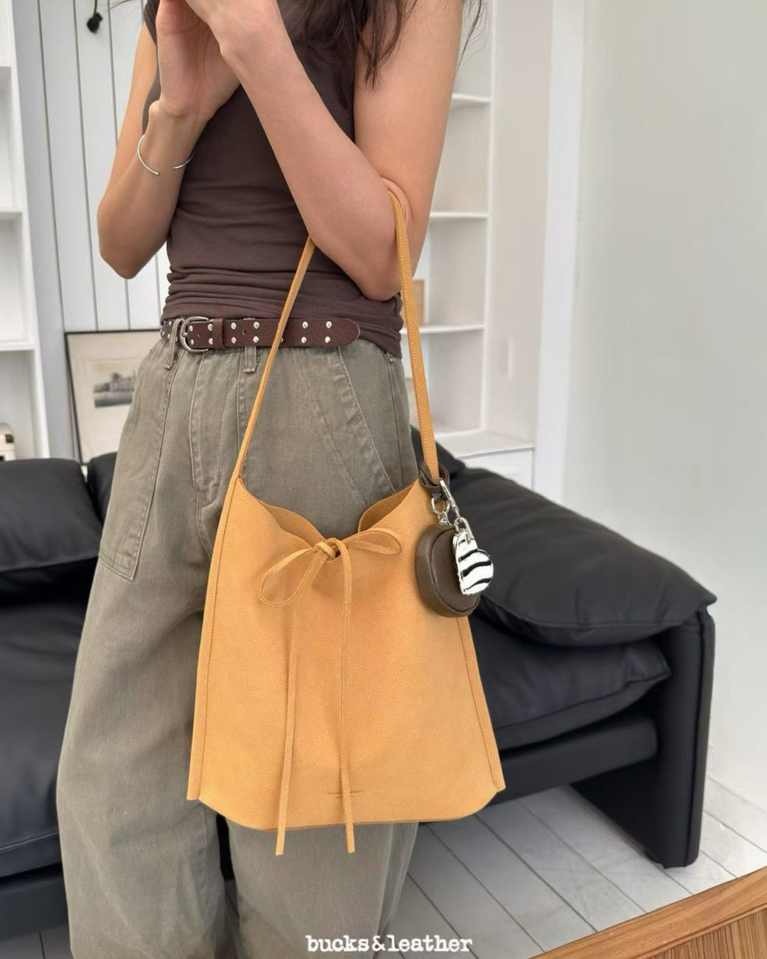 Leather Tote (7-Col.) 直播留言 "totebag" 即可以"代購價" $499 選購