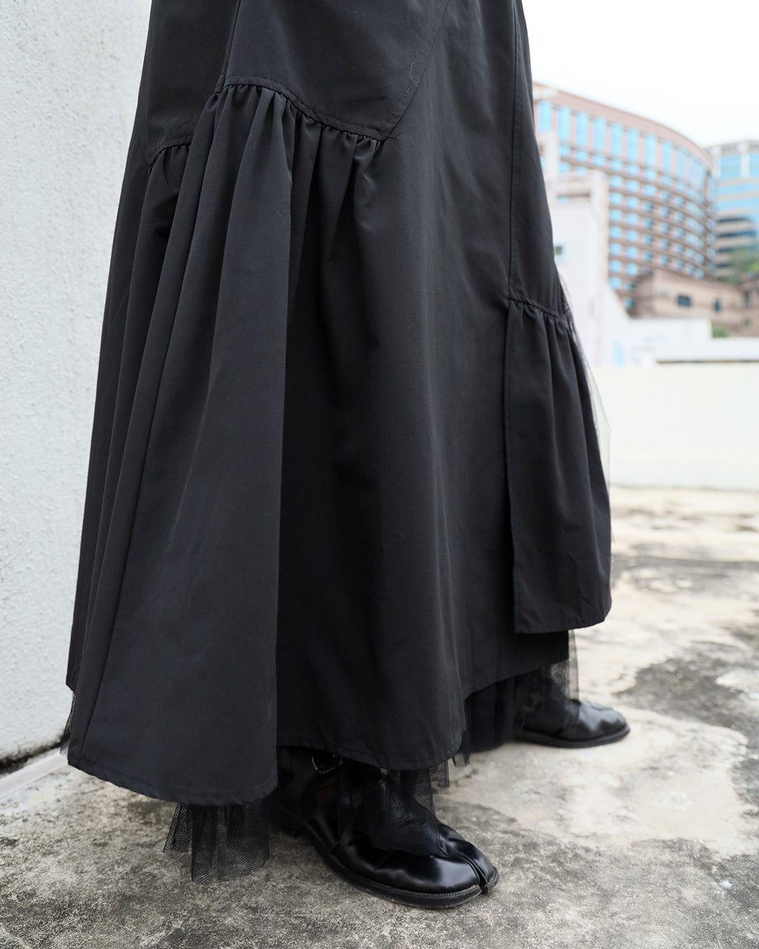 Asymmetric Mesh Layered Skirt - size M