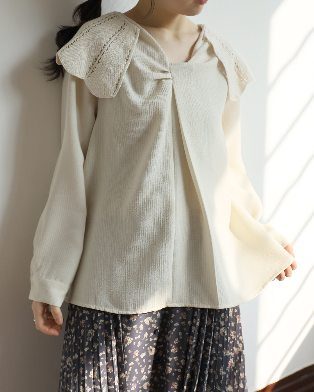 Knitted Collar Blouse (Beige)